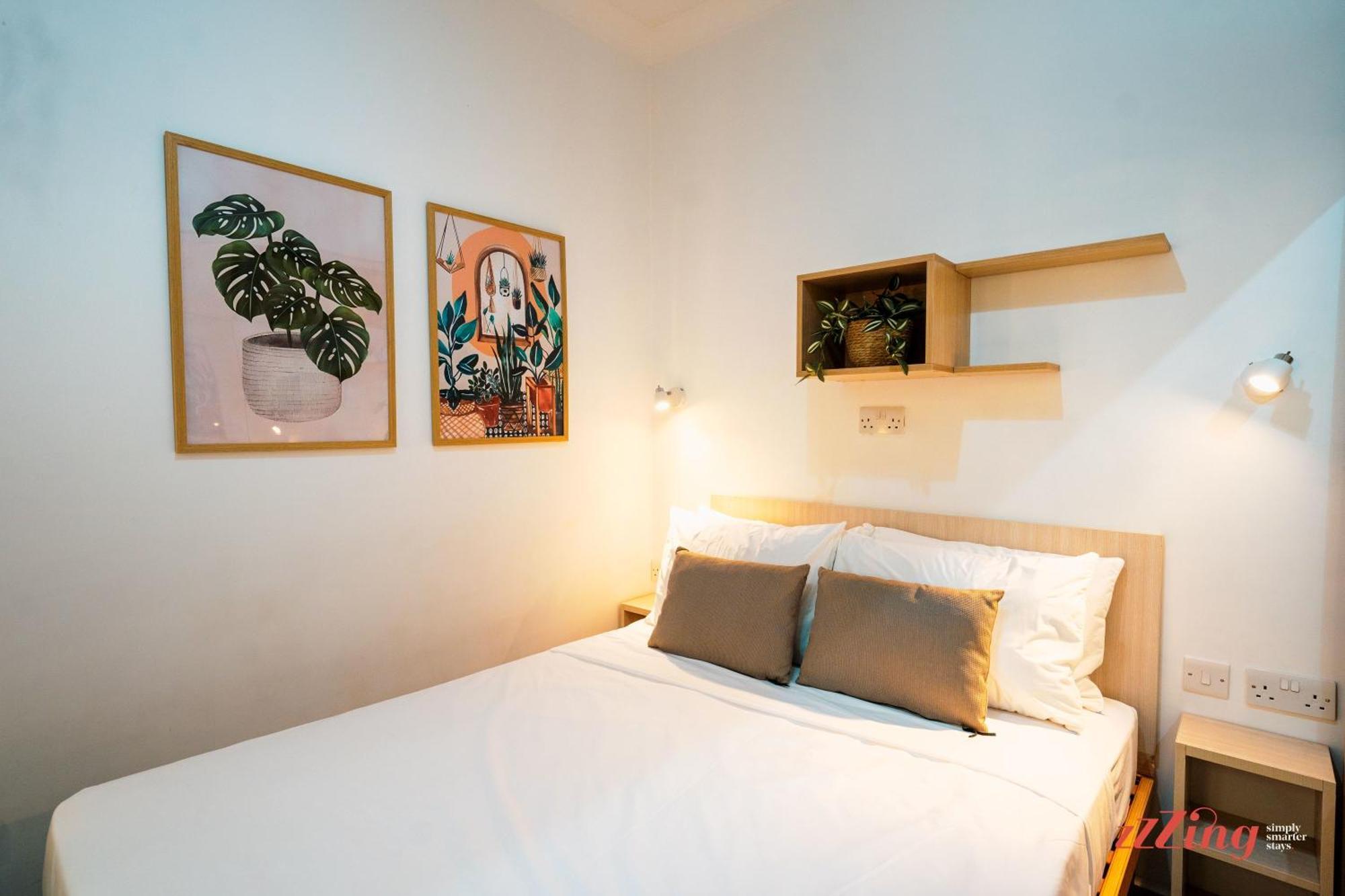 A Pretty Close To Seafront Apartment *